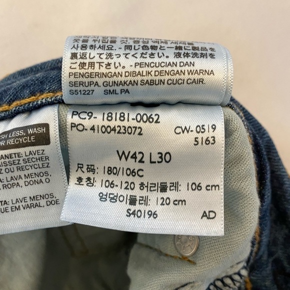 LEVI’S Men’s 541 Athletic Taper Jeans, Size 42 x 30. - Picture 6 of 7